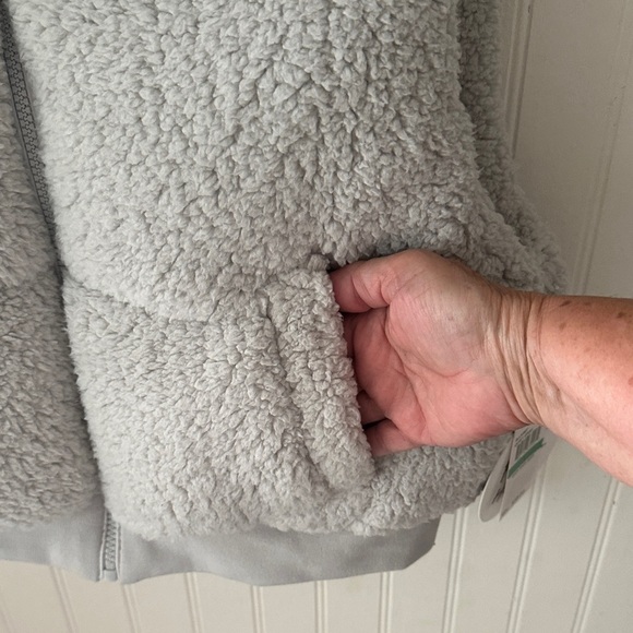 New! Planet Heart Gray Sherpa-Like Vest sz L - Picture 9 of 13